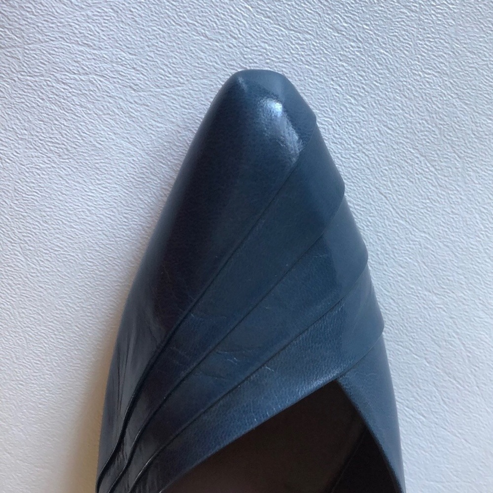 Vintage Evan-Picone, Italian-made pump.